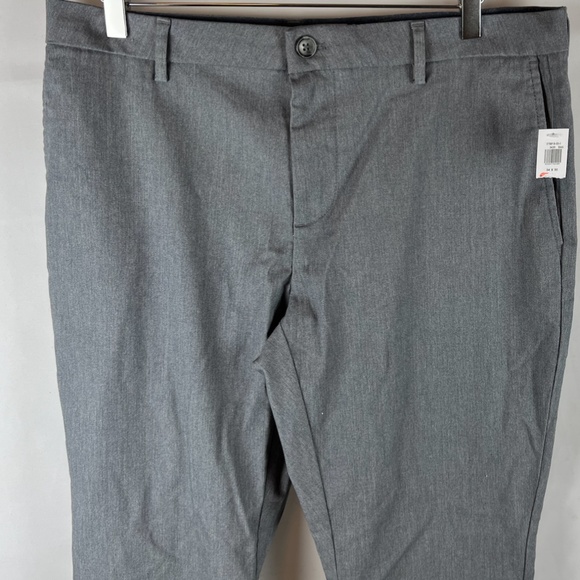 NWT: old navy Athletic Ultimate Built-In Flex Chino Pants (34 x 30) - Picture 4 of 14